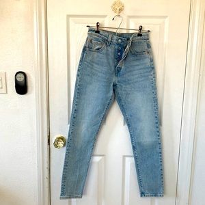 Levi Strauss 501 S Straight Leg Women’s Jeans. Size 25.